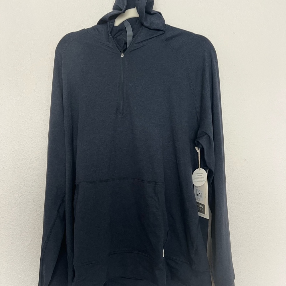 Vuori Men's Navy Sweater